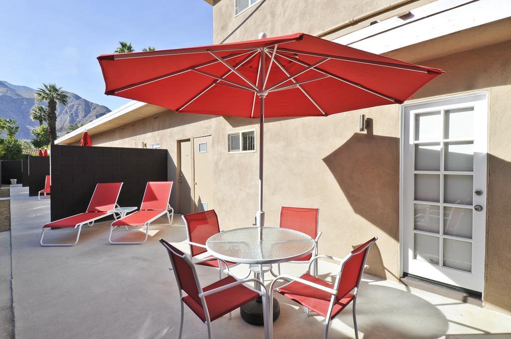 Bearfoot Inn - Clothing Optional Hotel For Gay Men Palm Springs Chambre photo