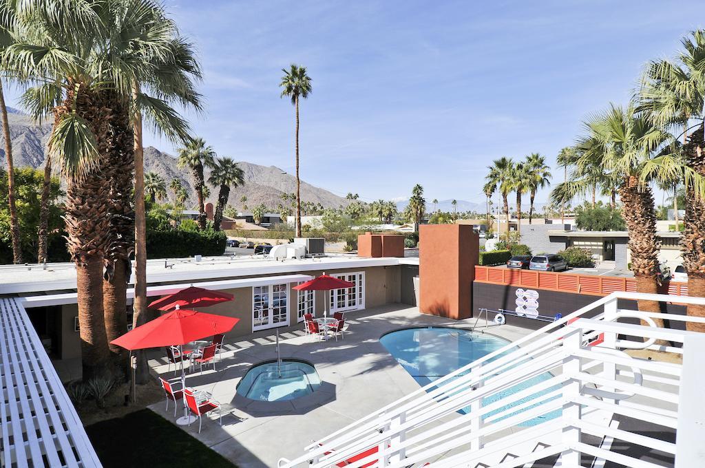 Bearfoot Inn - Clothing Optional Hotel For Gay Men Palm Springs Extérieur photo