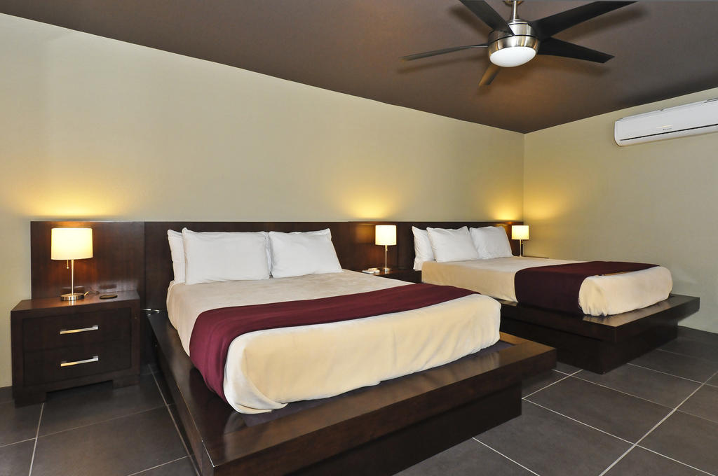 Bearfoot Inn - Clothing Optional Hotel For Gay Men Palm Springs Extérieur photo