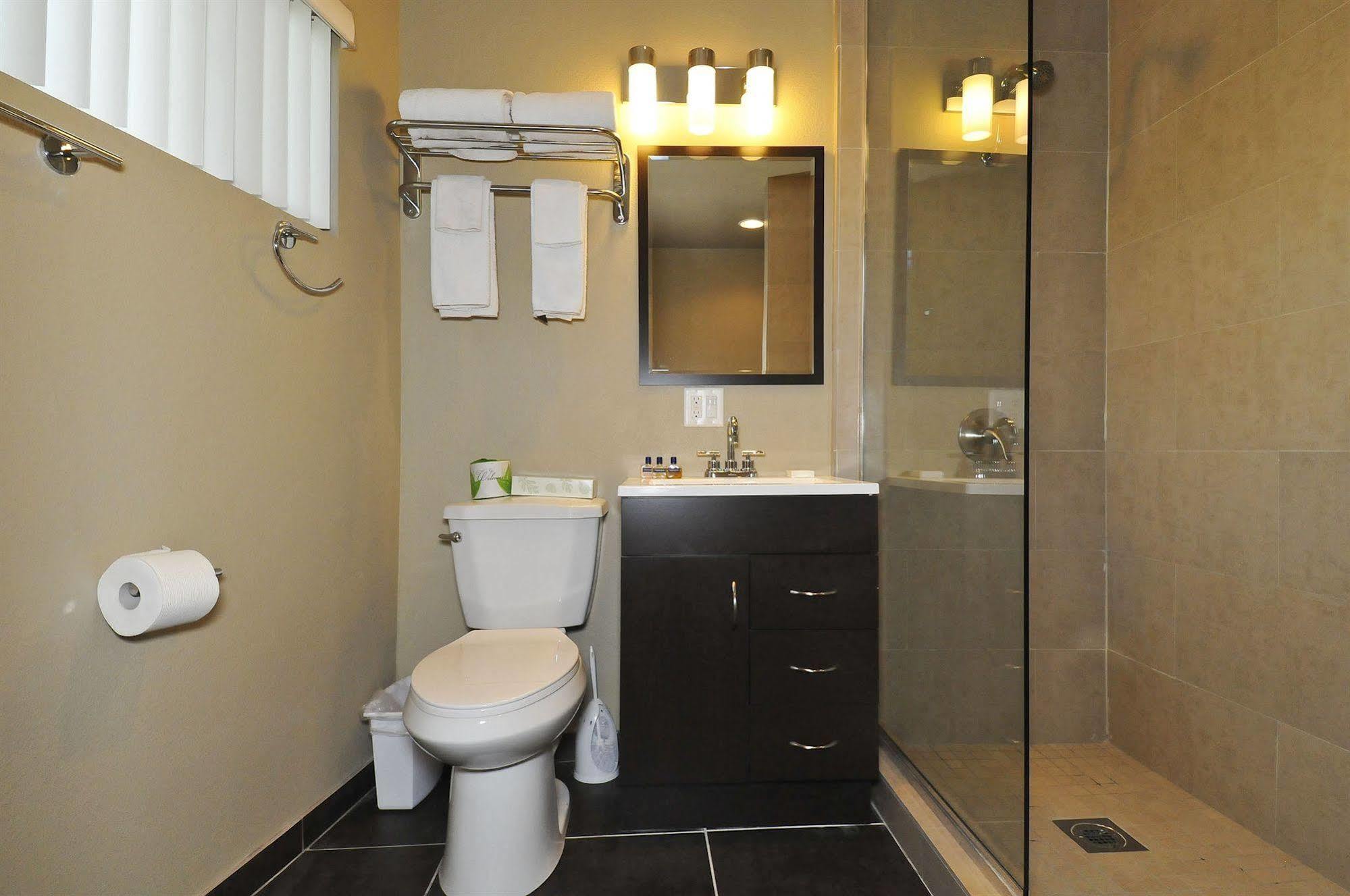 Bearfoot Inn - Clothing Optional Hotel For Gay Men Palm Springs Extérieur photo
