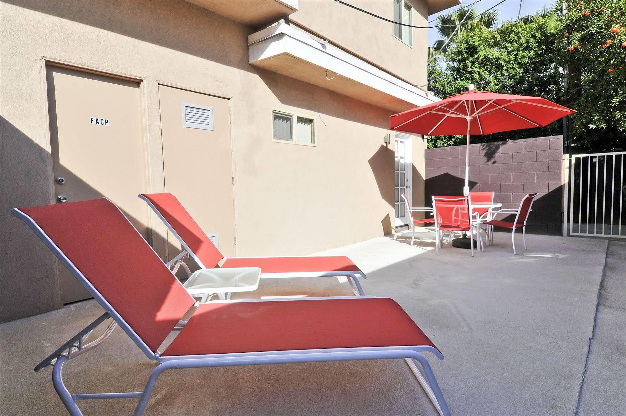 Bearfoot Inn - Clothing Optional Hotel For Gay Men Palm Springs Extérieur photo