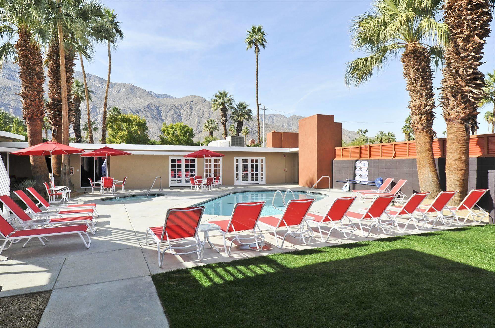 Bearfoot Inn - Clothing Optional Hotel For Gay Men Palm Springs Extérieur photo