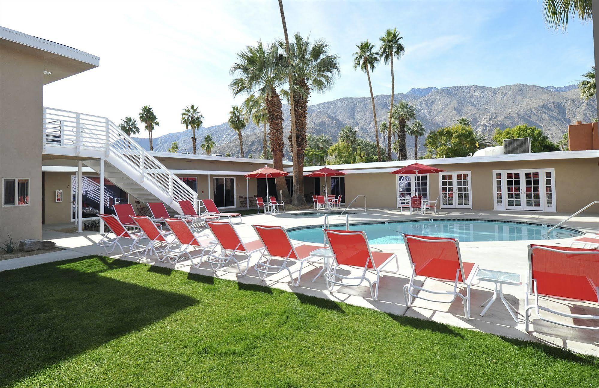 Bearfoot Inn - Clothing Optional Hotel For Gay Men Palm Springs Extérieur photo