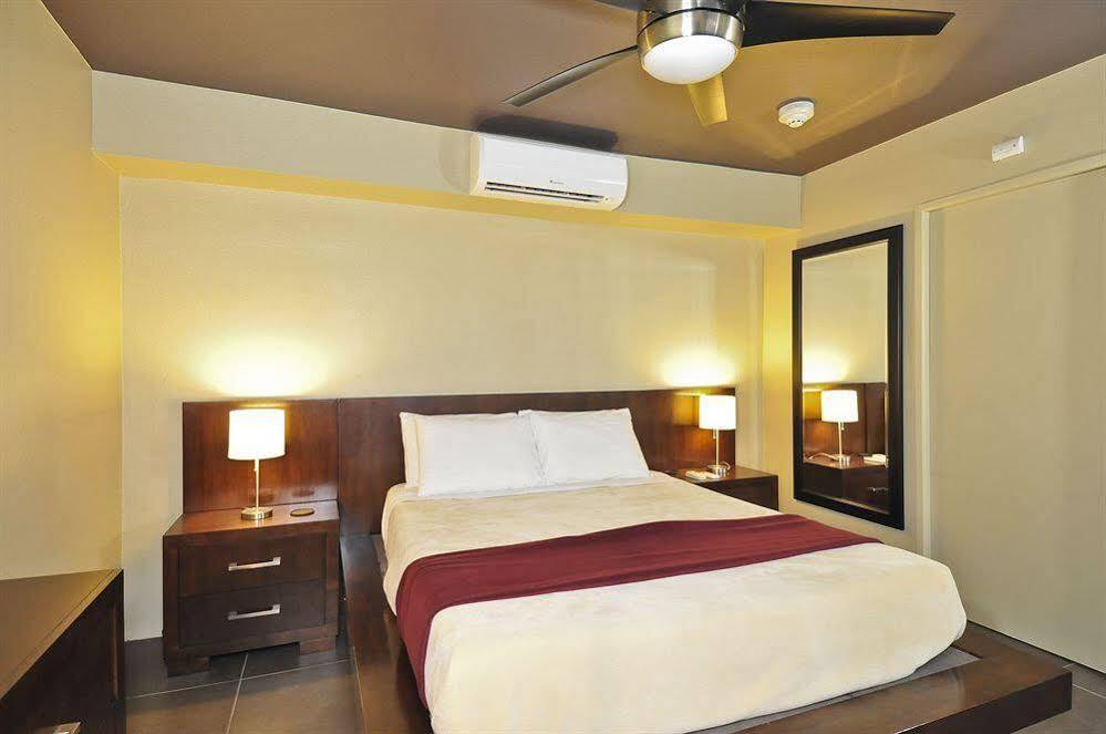 Bearfoot Inn - Clothing Optional Hotel For Gay Men Palm Springs Extérieur photo